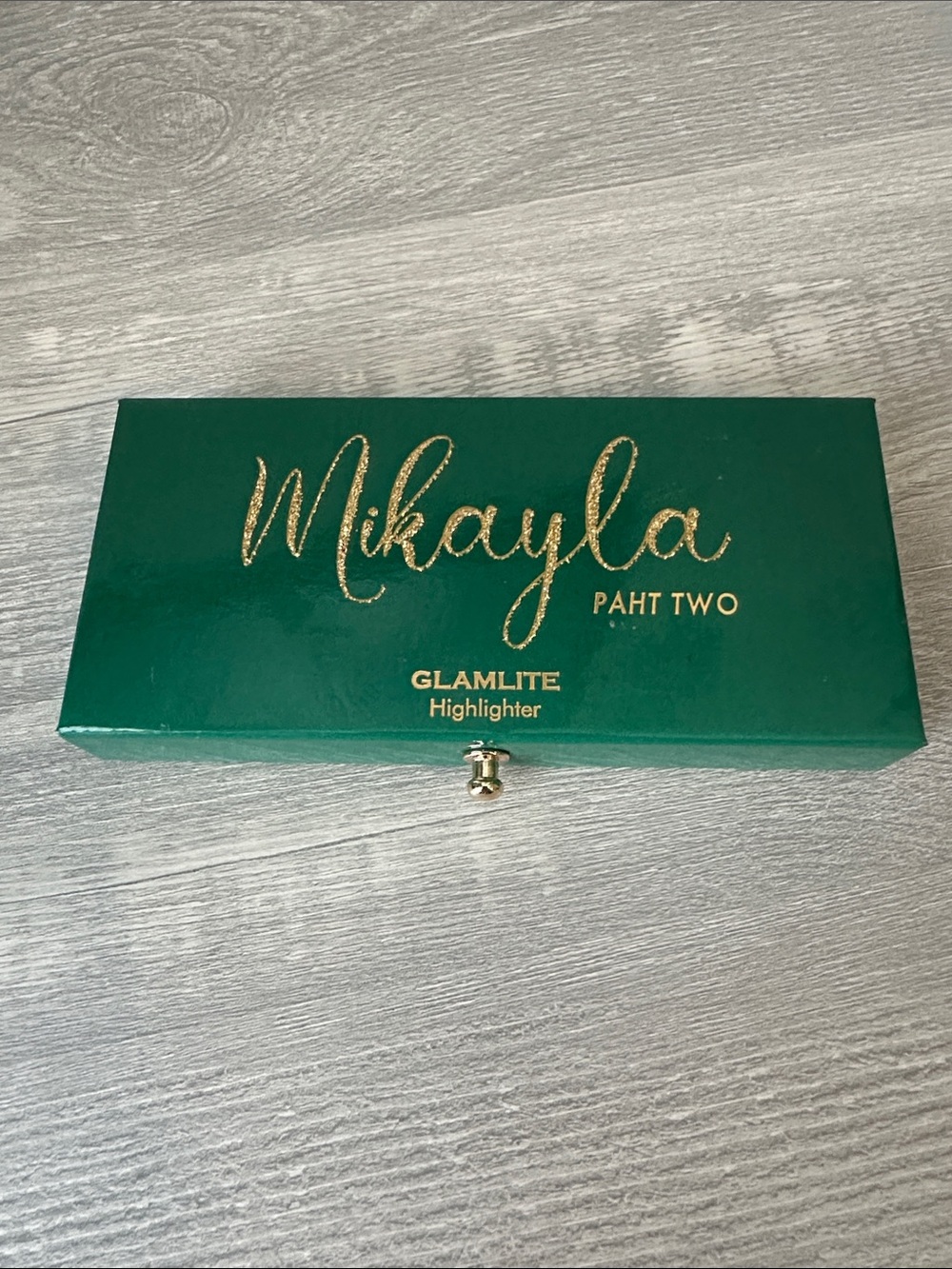 NWOT Mikayla Highlighter Palette — Emerald Green